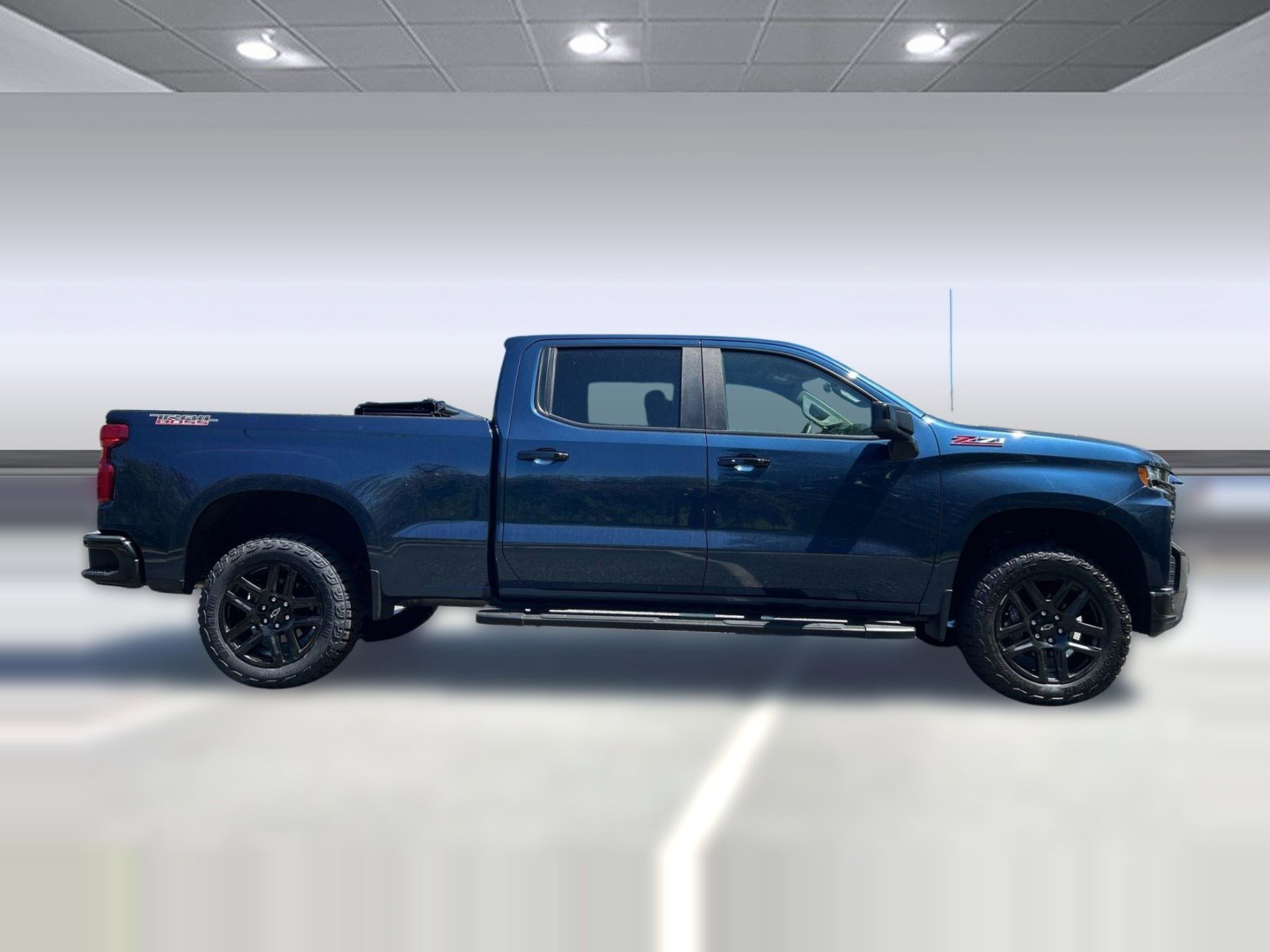 Used 2021 Chevrolet Silverado 1500 LT Trail Boss w/ Bed Protection Package AWD/4WD image 8