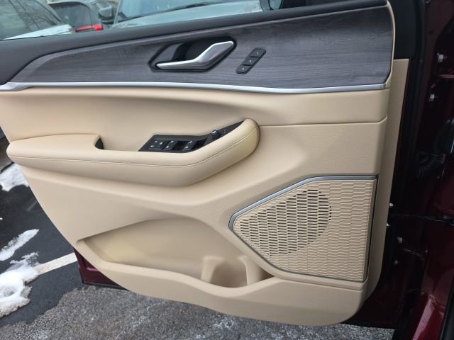 Used 2025 Jeep Grand Cherokee L Limited w/ Luxury Tech Group II image 15