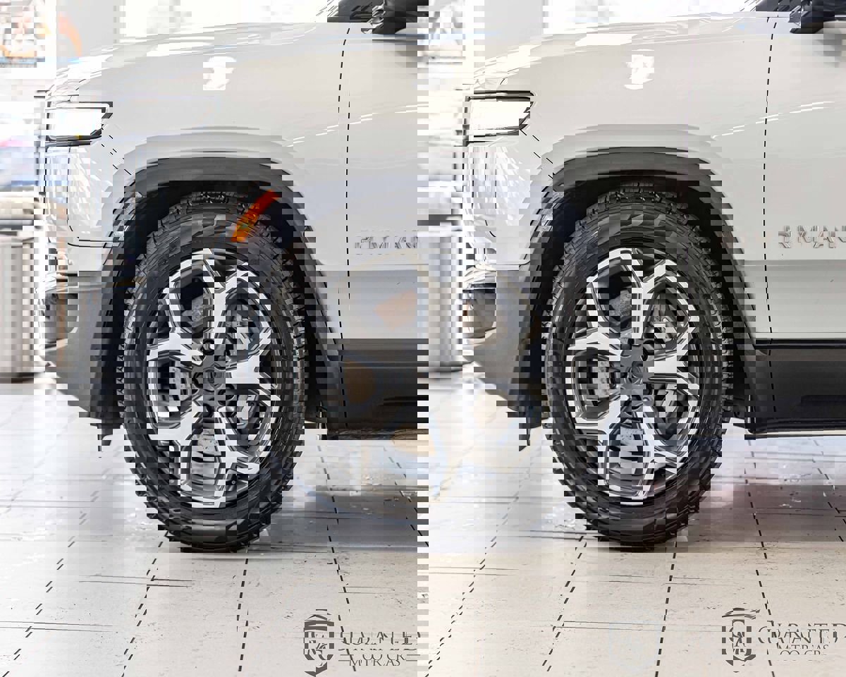 Used 2024 Rivian R1S Adventure image 10