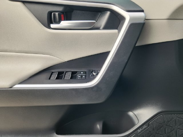 Used 2023 Toyota RAV4 XLE Premium FWD image 21