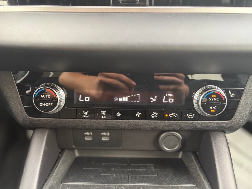 Used 2025 Mitsubishi Outlander ES AWD/4WD image 31