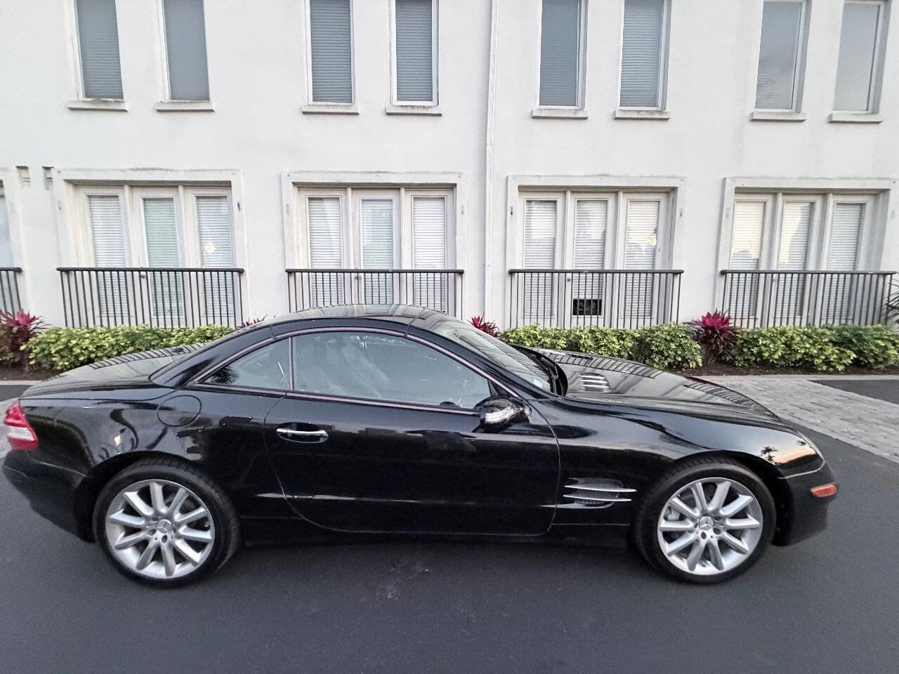 Used 2007 Mercedes-Benz SL 550 w/ Premium Pkg I image 23