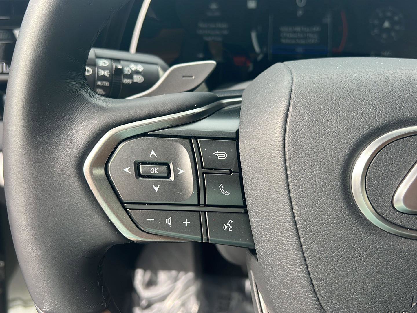 Certified 2025 Lexus RX 350 Premium w/ Accessory Package (Z1) image 21