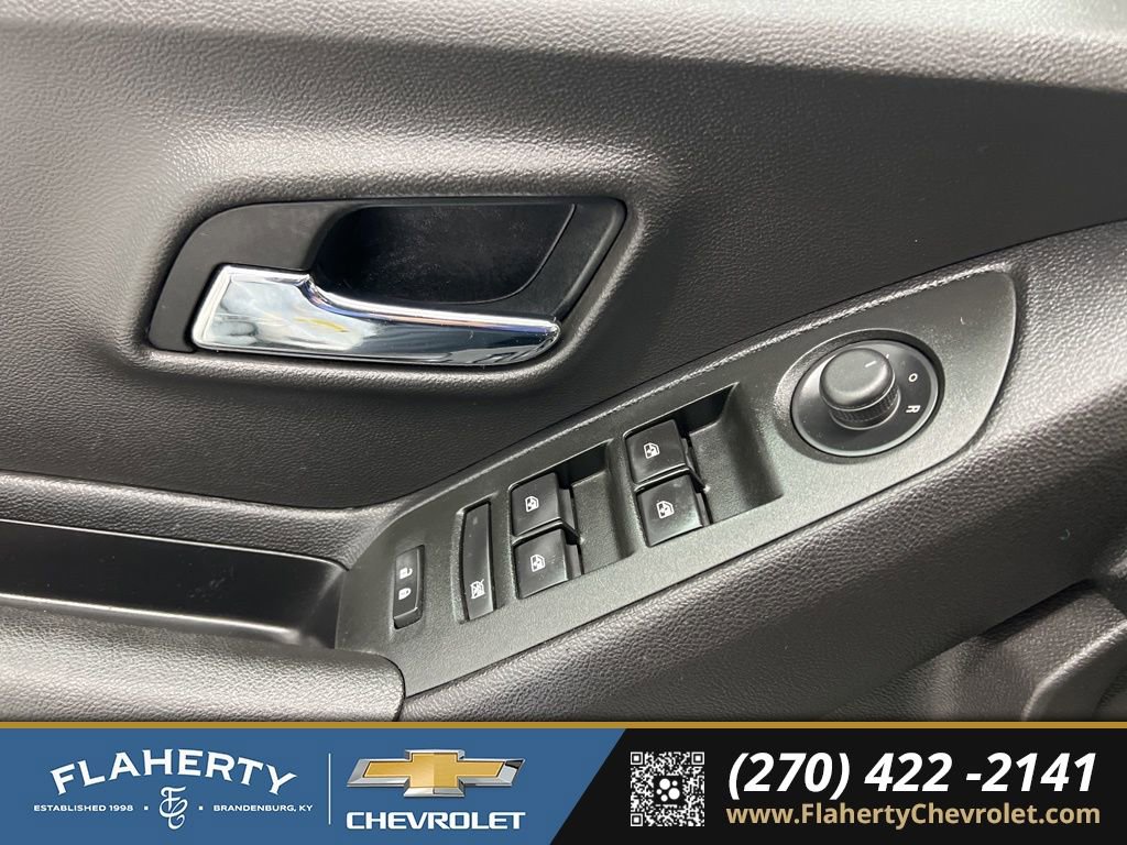 Used 2020 Chevrolet Trax LT w/ LT Convenience Package image 22