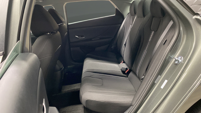 New 2026 Hyundai Elantra Hybrid FWD image 23