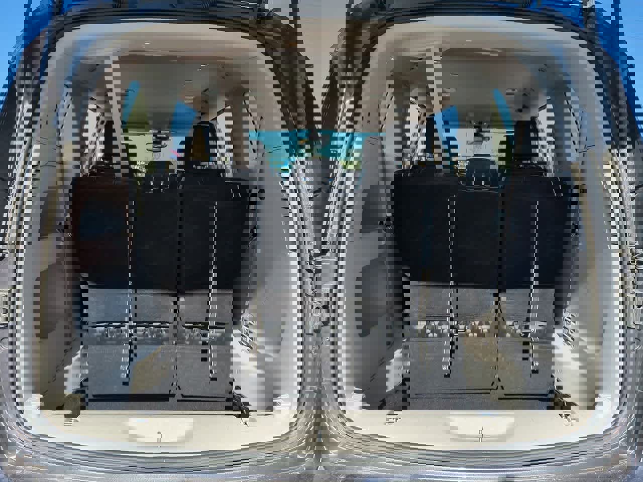 Used 2023 Chrysler Pacifica Touring-L image 33