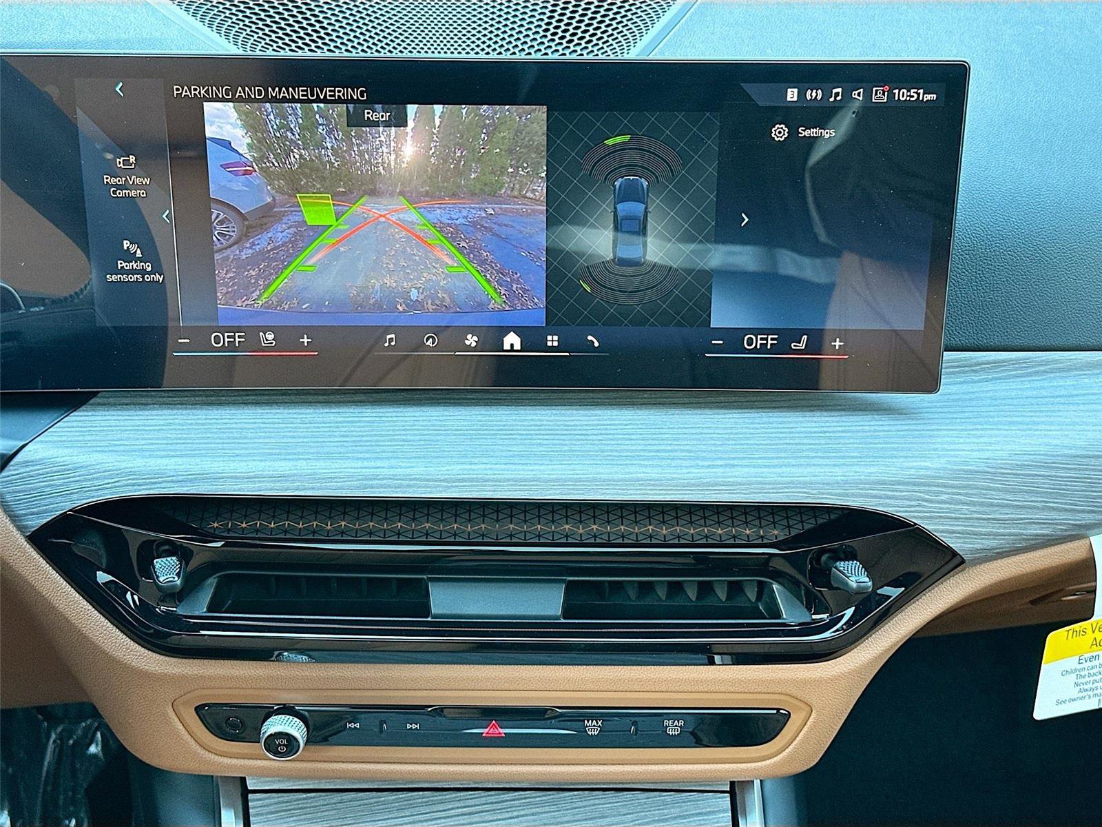 New 2026 BMW 330i xDrive Sedan w/ Convenience Package image 12