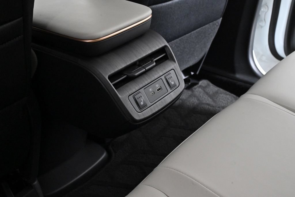 Certified 2023 Nissan Ariya FWD image 28