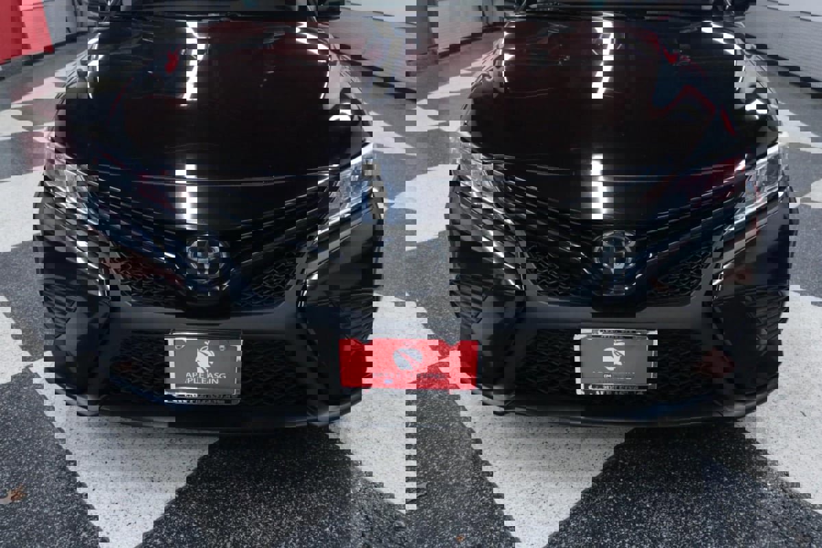 Used 2020 Toyota Camry SE w/ Audio Package image 4