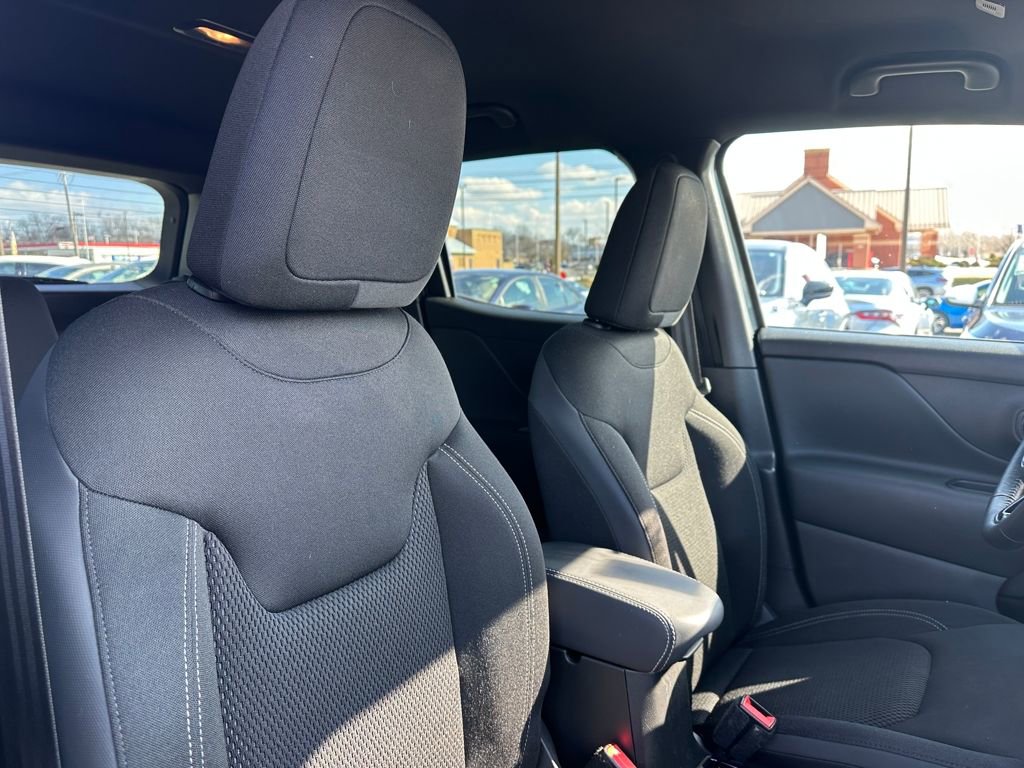 Used 2022 Jeep Renegade Altitude w/ Convenience Group AWD/4WD image 20