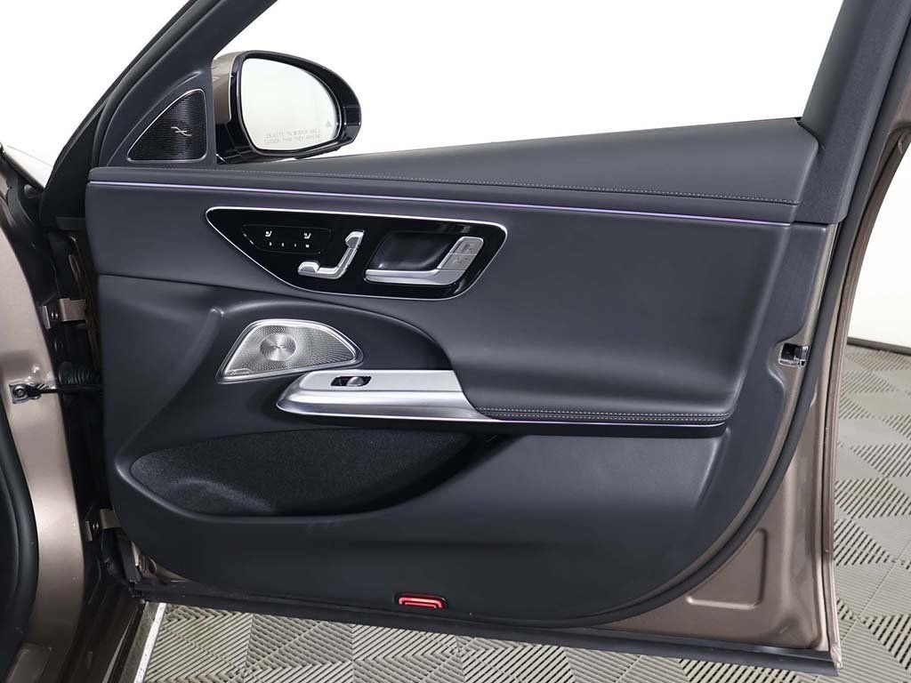 Used 2025 Mercedes-Benz E 450 4MATIC Sedan w/ Multicontour Seating Package image 26