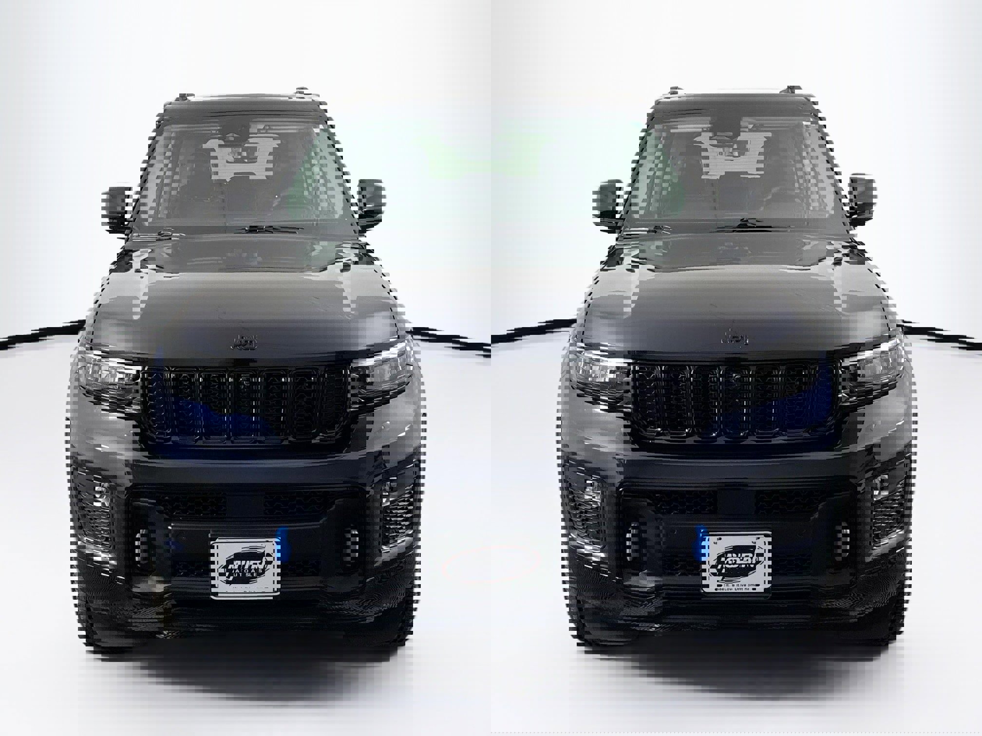 Used 2023 Jeep Grand Cherokee 30th Anniversary image 4