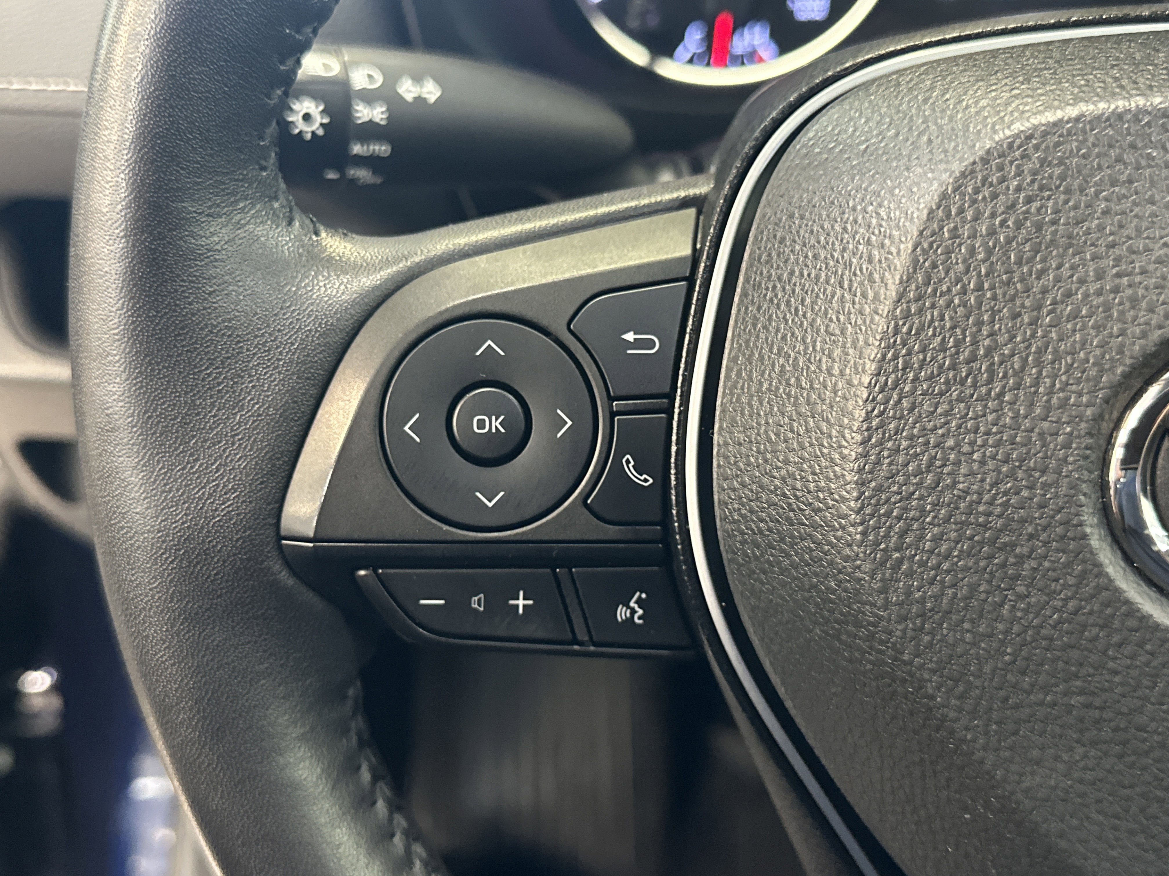 Used 2022 Toyota RAV4 XLE w/ Convenience Package image 34