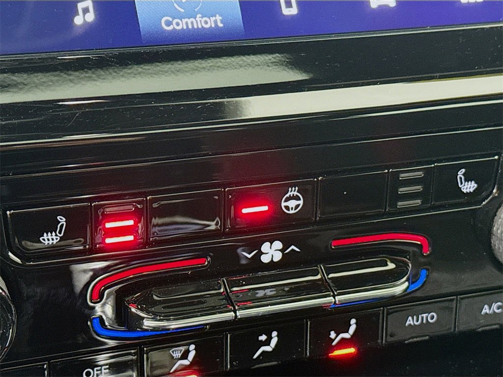 Used 2023 Jeep Grand Cherokee L Laredo image 22