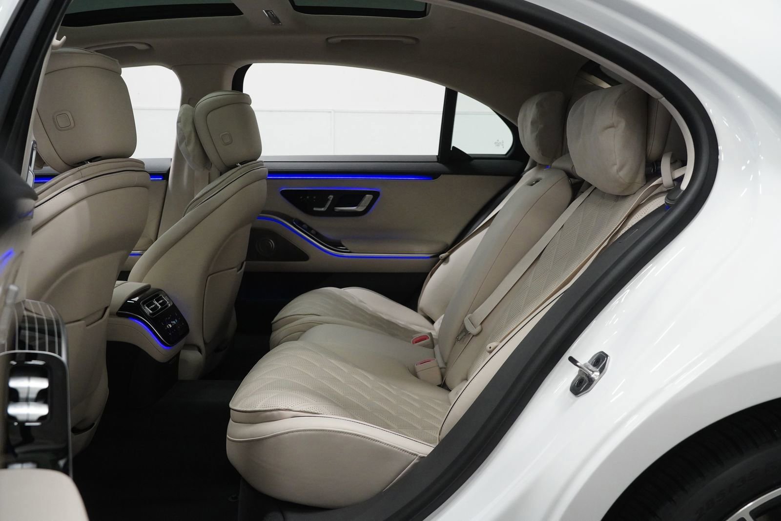 New 2026 Mercedes-Benz S 580 4MATIC Sedan image 17