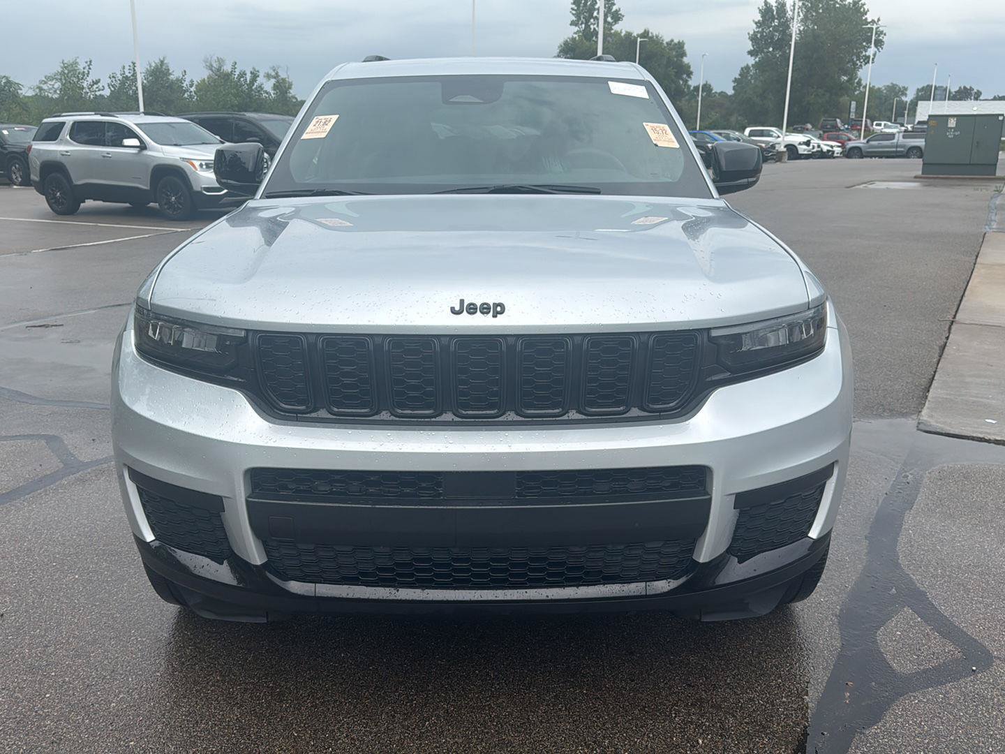 Used 2024 Jeep Grand Cherokee L Laredo AWD/4WD image 8
