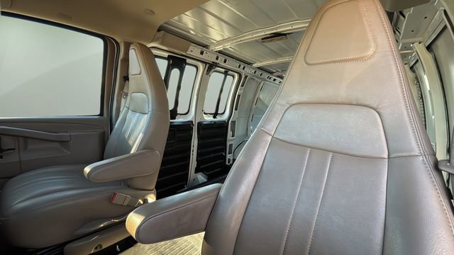 Used 2023 GMC Savana 2500 w/ Driver Convenience Package RWD image 18