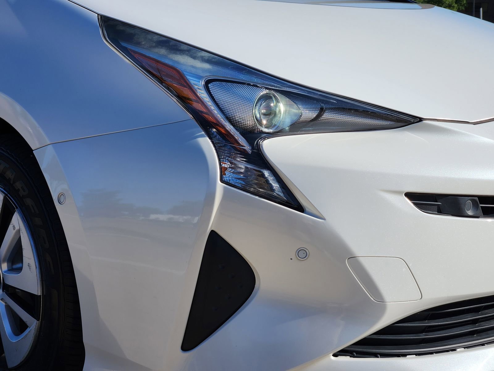 Used 2016 Toyota Prius Four w/ Advanced Technology Package image 8