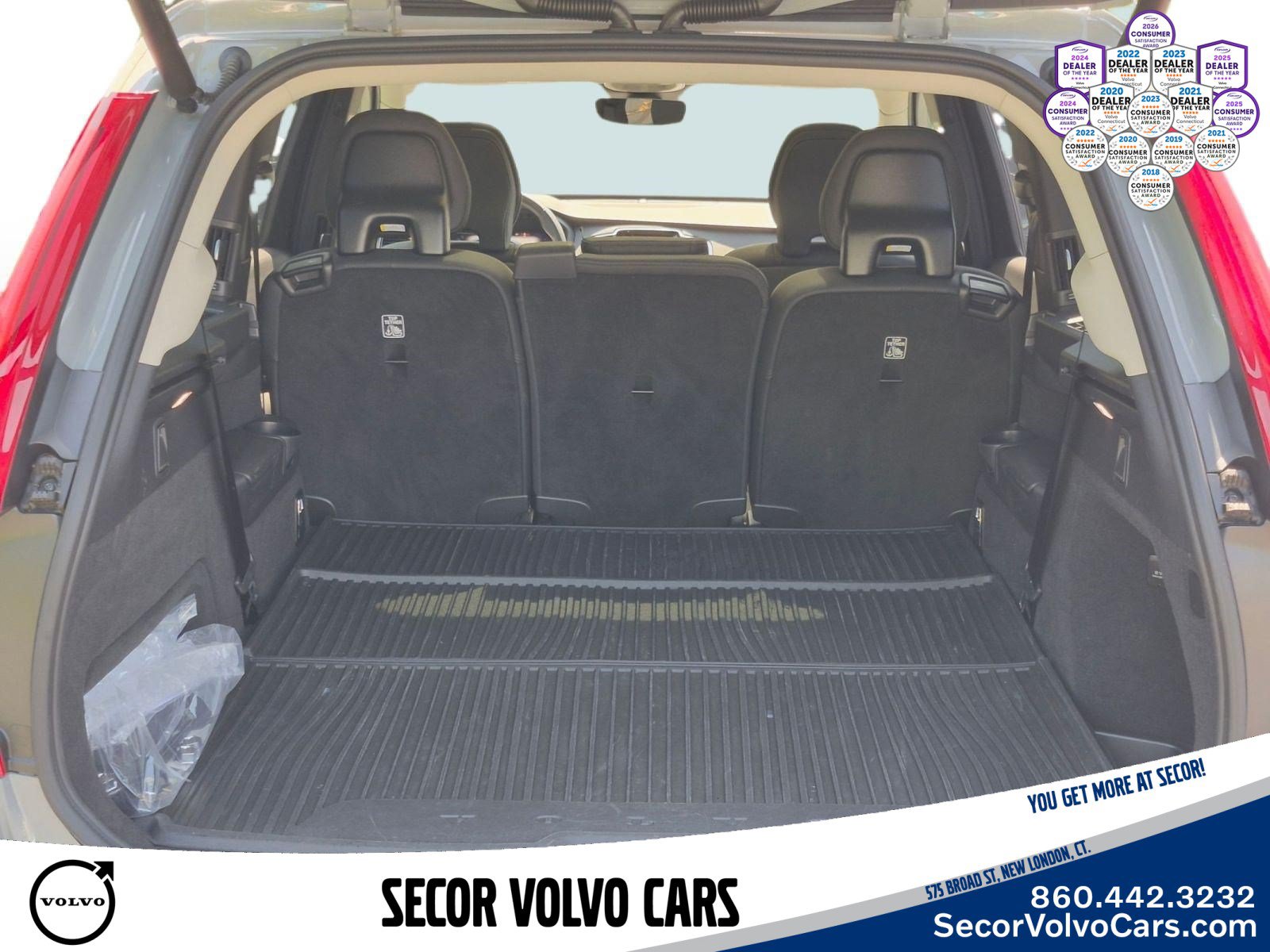 Certified 2025 Volvo XC90 T8 Plus w/ Protection Package Premier AWD/4WD image 7