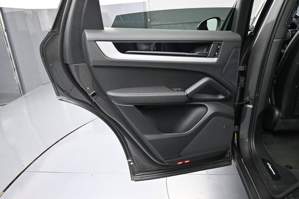 Certified 2026 Porsche Cayenne AWD/4WD image 22
