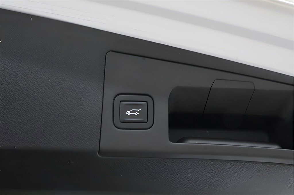 Used 2018 Cadillac XT5 Luxury image 31