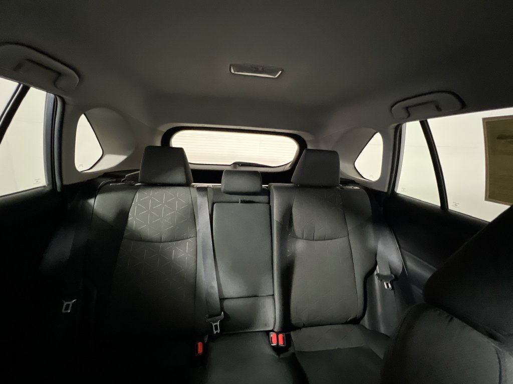 Used 2021 Toyota RAV4 XLE AWD/4WD image 30
