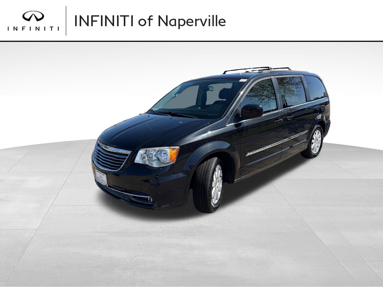 Used 2016 Chrysler Town & Country Touring FWD image 1