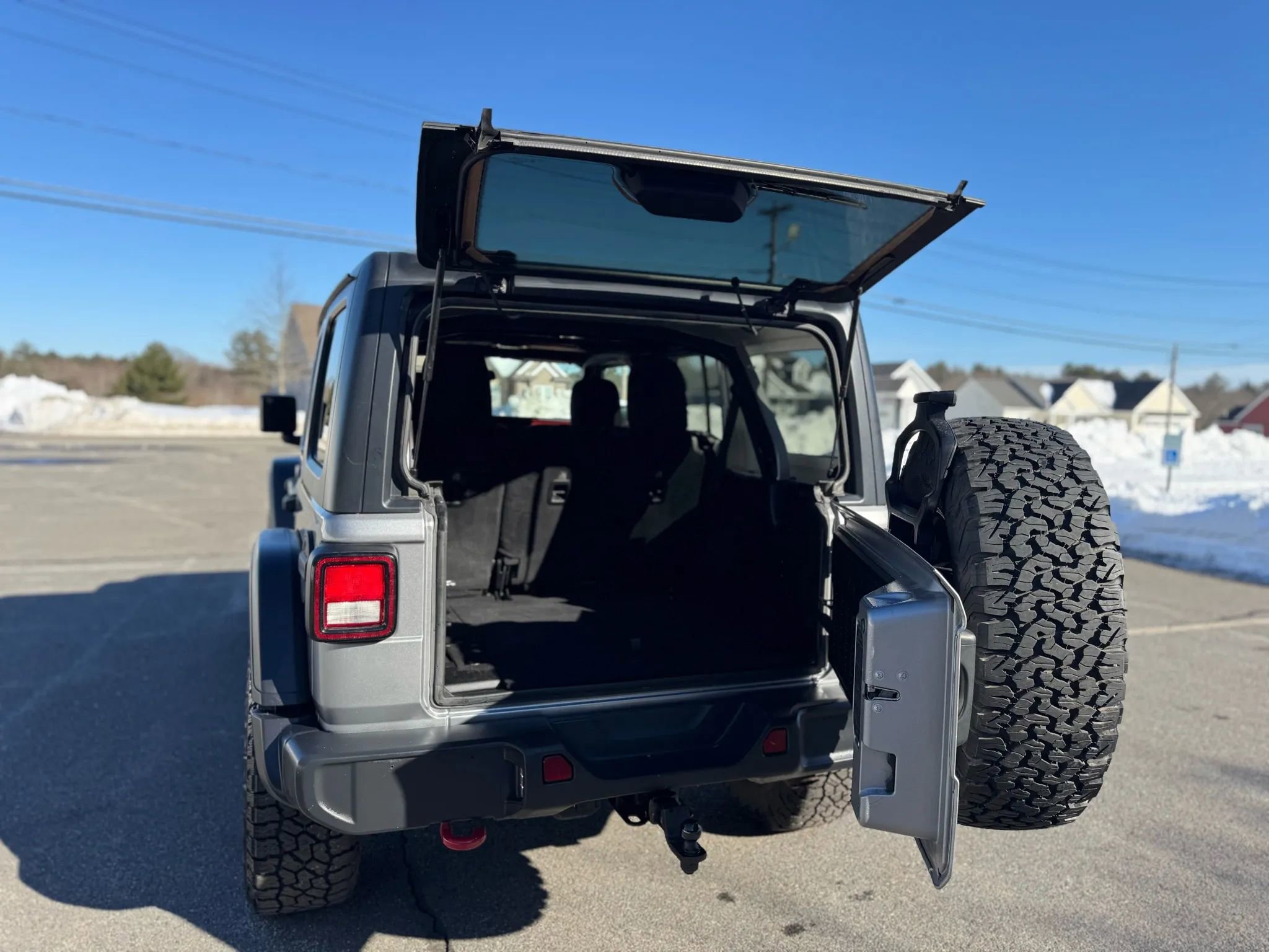 Used 2019 Jeep Wrangler Unlimited Rubicon w/ Cold Weather Group image 22