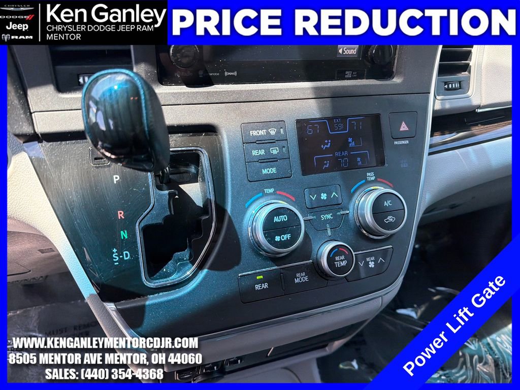Used 2017 Toyota Sienna XLE AWD/4WD image 16
