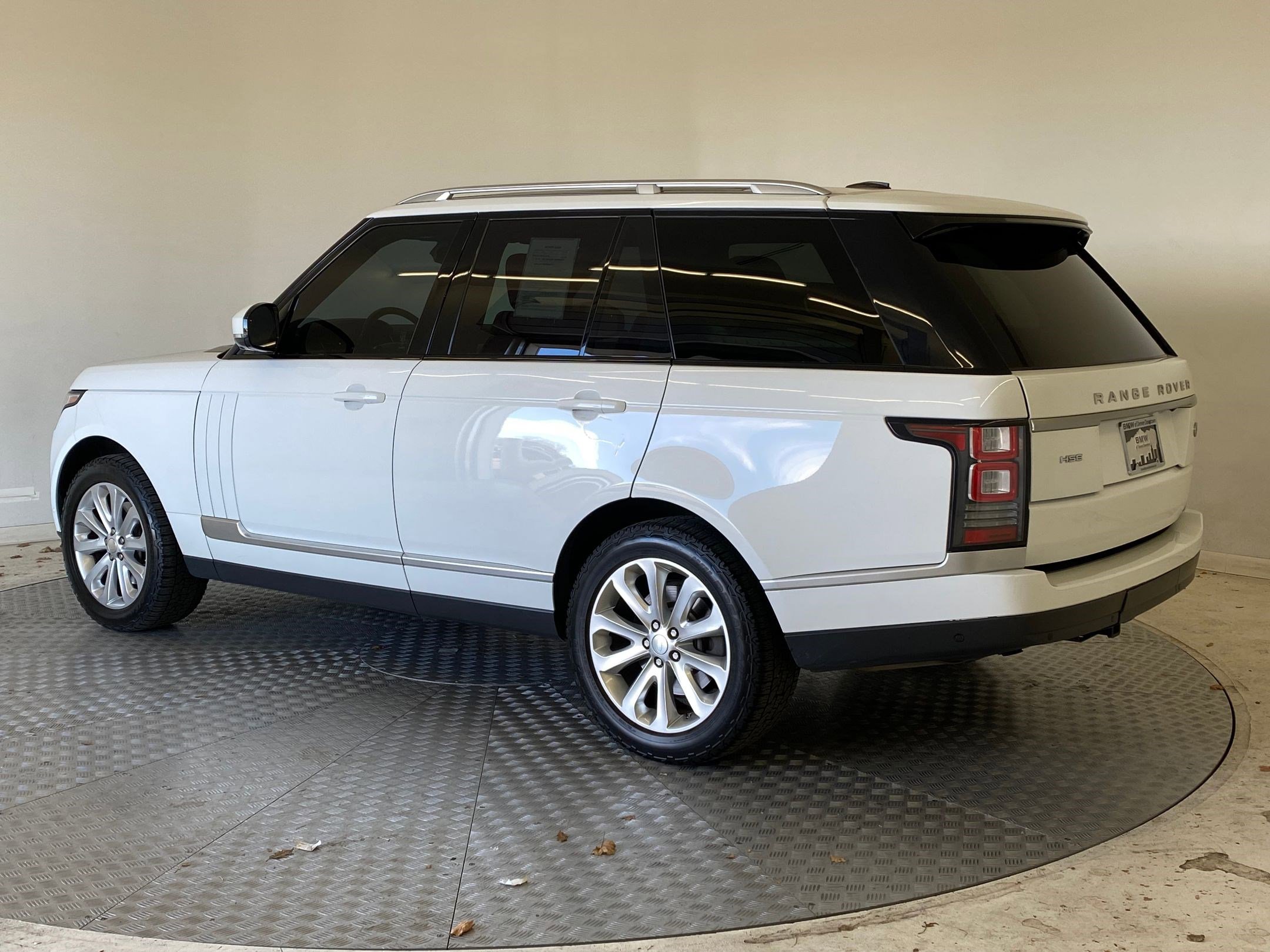 Used 2014 Land Rover Range Rover HSE image 3