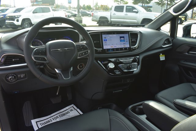 New 2026 Chrysler Pacifica Select image 19