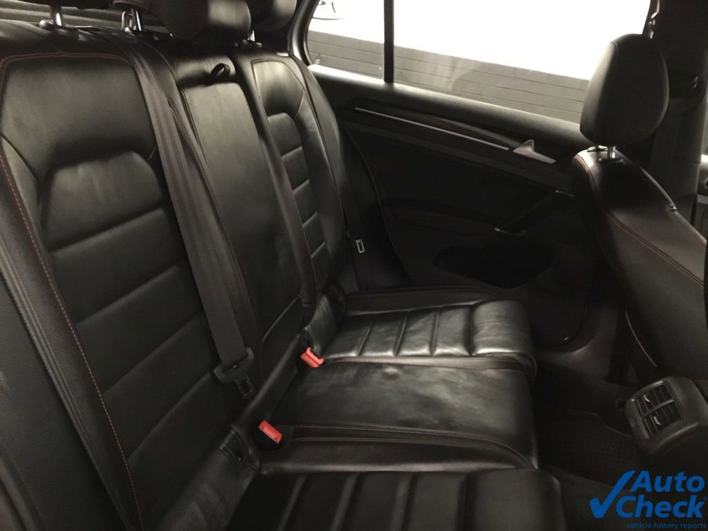 Used 2017 Volkswagen GTI SE image 30