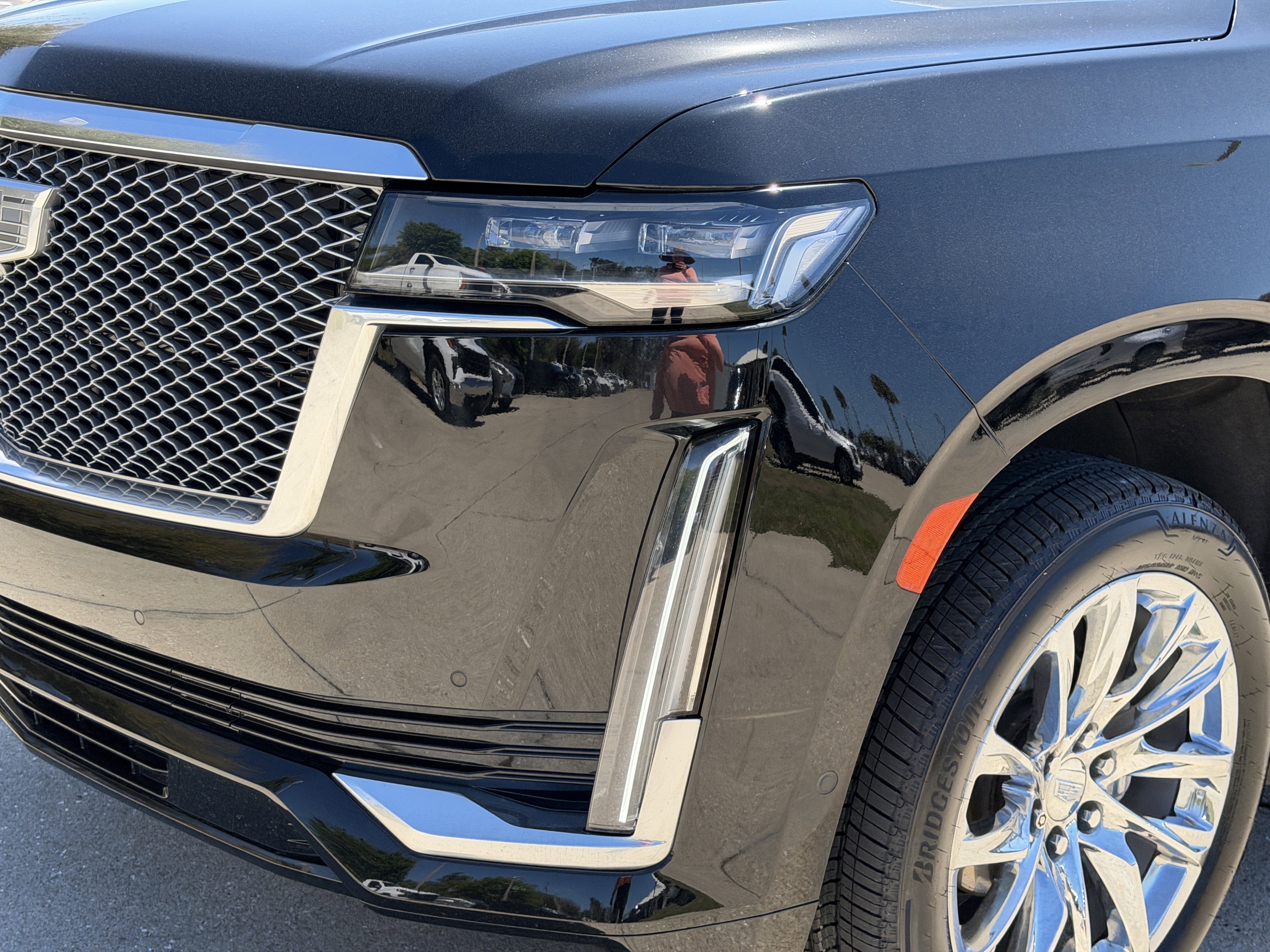 Certified 2022 Cadillac Escalade Premium Luxury Platinum w/ LPO, Radiant Package image 7