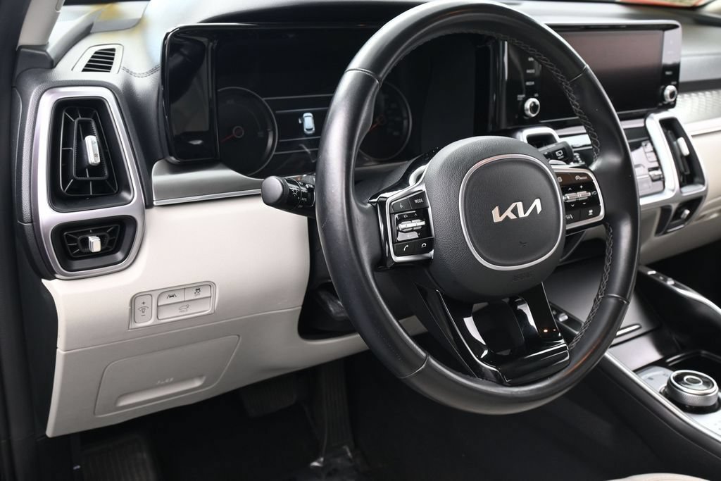 Used 2023 Kia Sorento EX FWD image 15