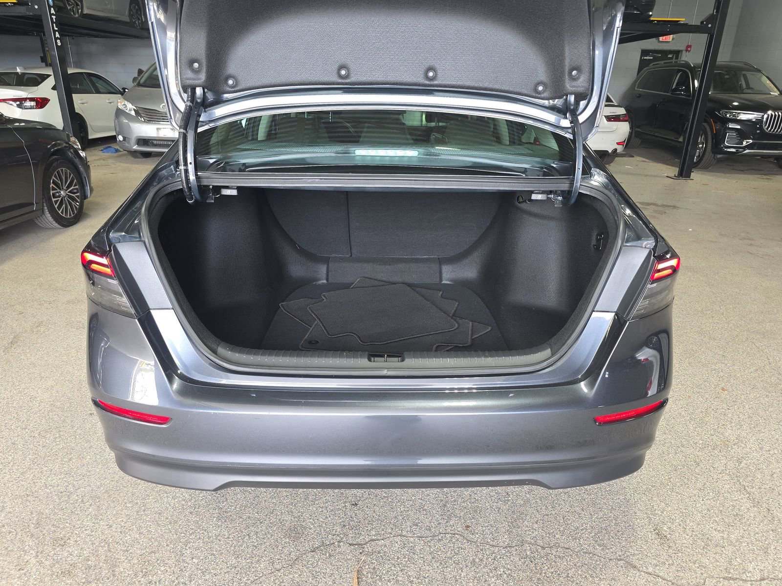 Used 2024 Honda Accord EX image 13