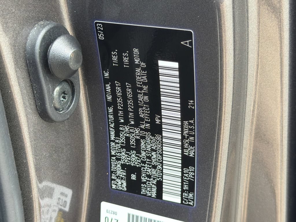 Used 2023 Toyota Sienna XLE AWD/4WD image 32