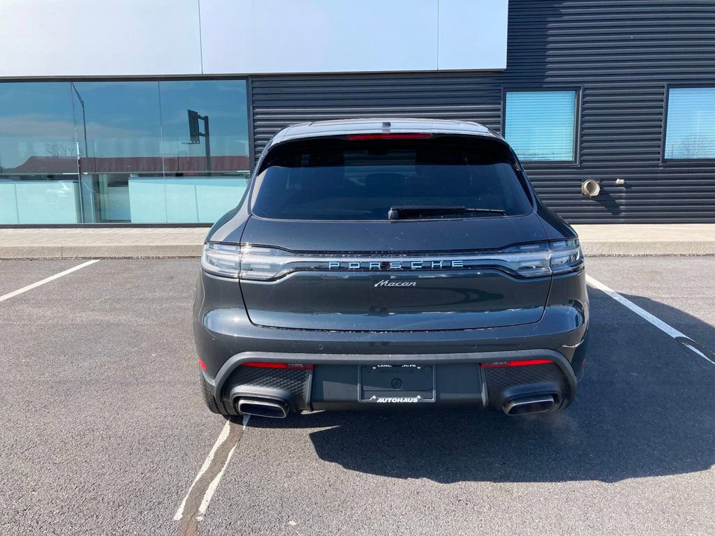 Certified 2025 Porsche Macan image 6