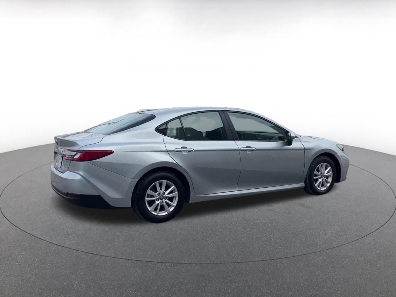 Used 2025 Toyota Camry LE image 14