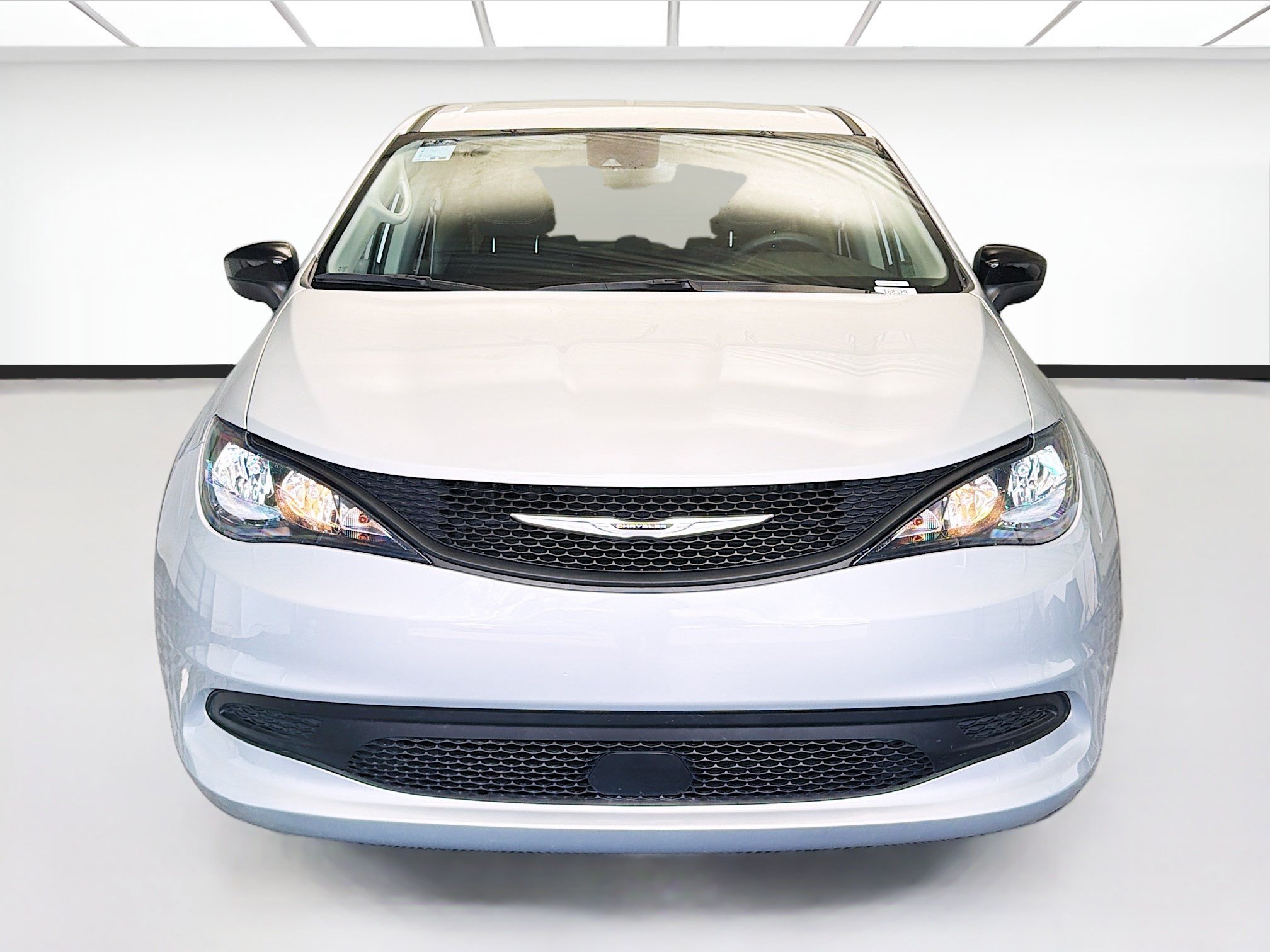 Used 2024 Chrysler Voyager LX FWD image 2