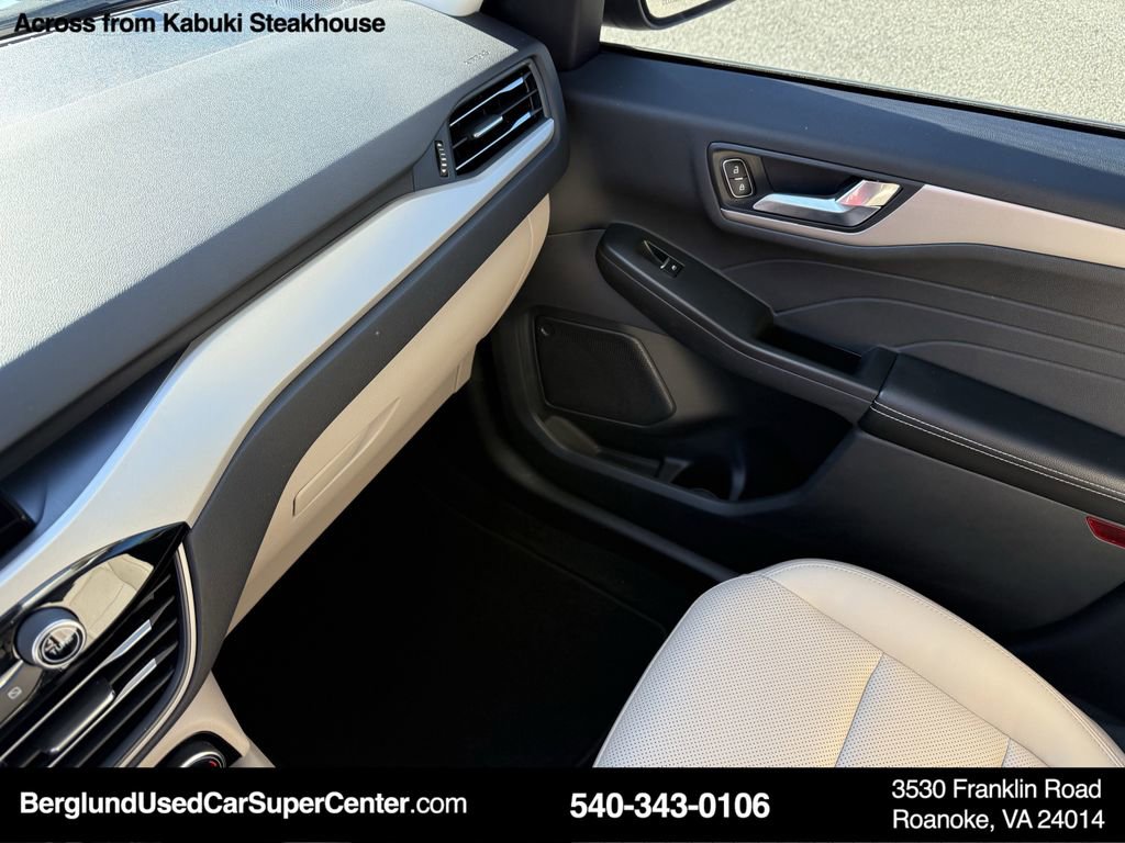Used 2022 Ford Escape SEL image 31