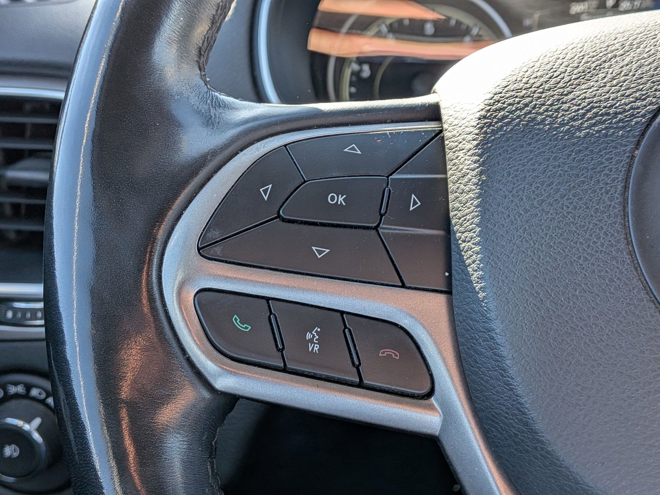 Used 2020 Jeep Cherokee Latitude Plus w/ Cold Weather Group image 20