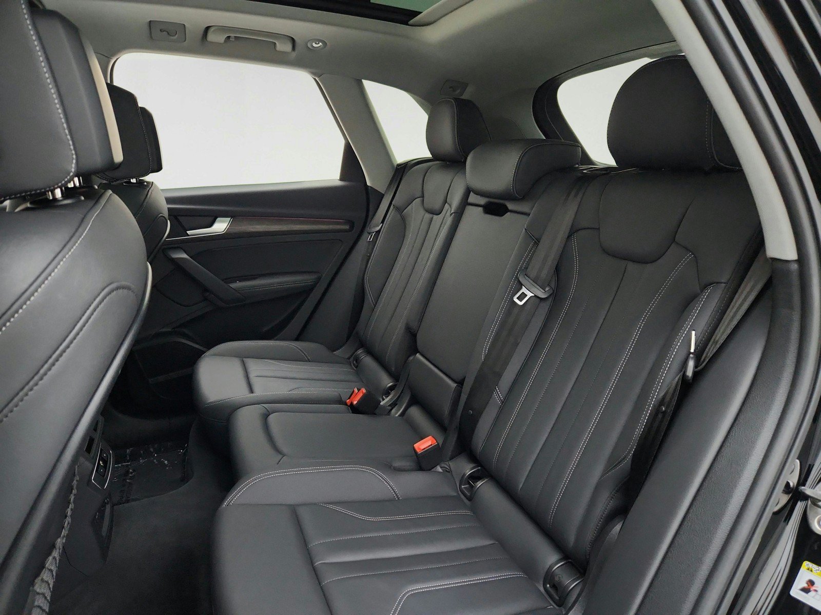 Used 2025 Audi Q5 2.0T Premium Plus w/ Premium Plus Package AWD/4WD image 25