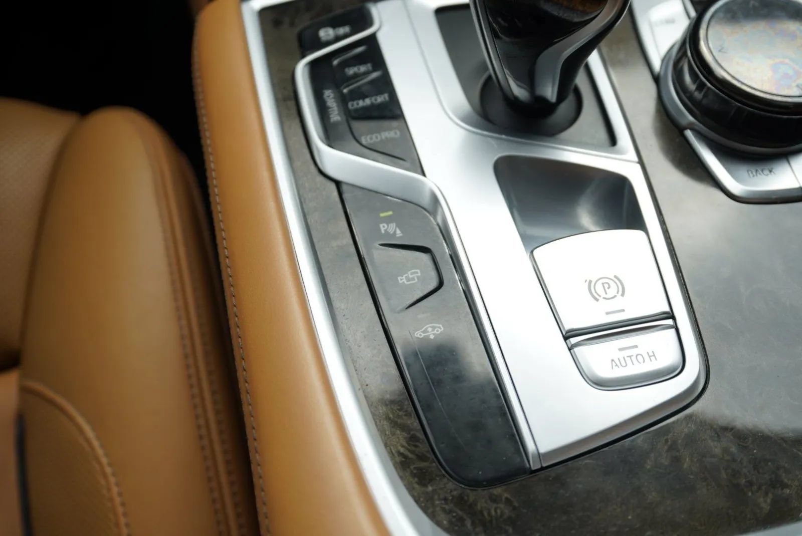 Used 2017 BMW 740i xDrive AWD/4WD image 53