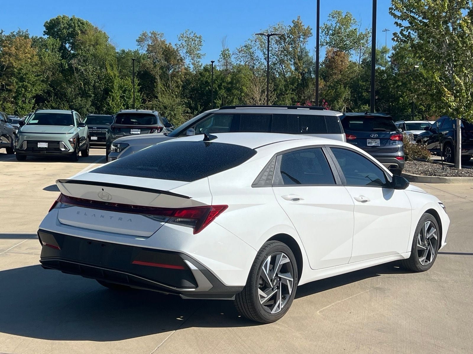 Certified 2025 Hyundai Elantra Sport FWD image 12