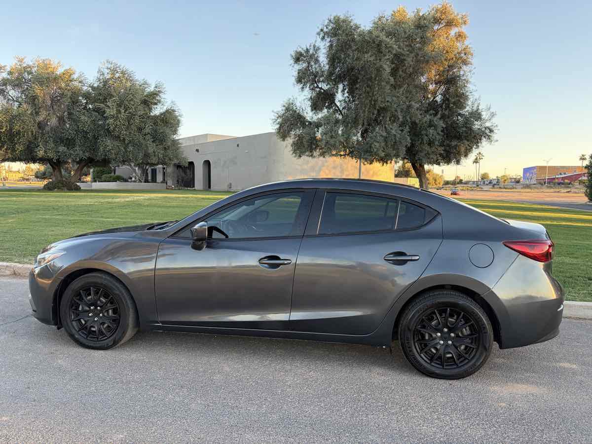 Used 2015 MAZDA MAZDA3 i Sport FWD image 2