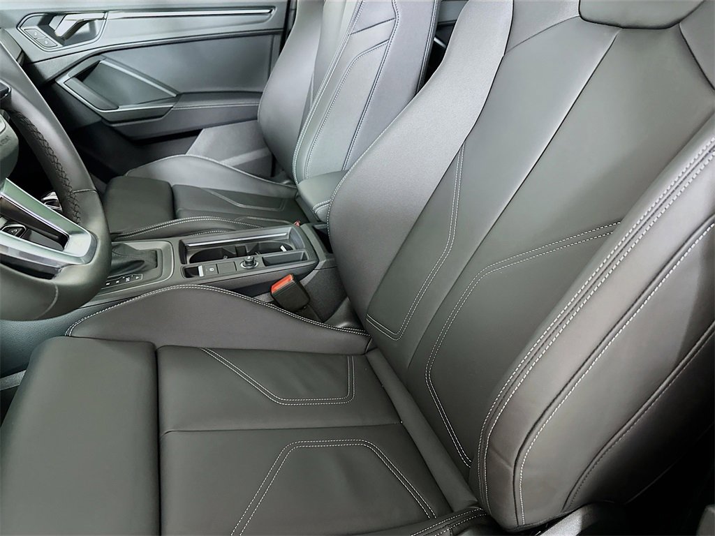 New 2025 Audi Q3 2.0T Premium image 8