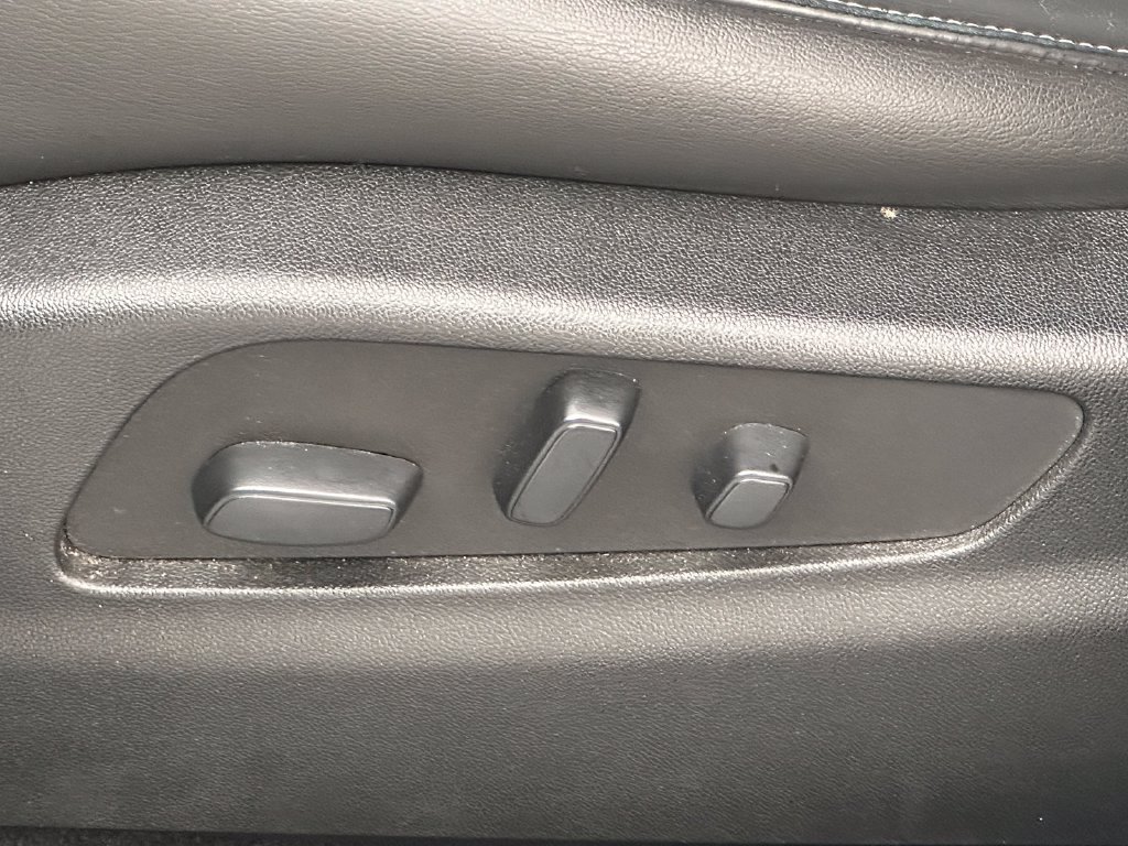Used 2019 Cadillac XT4 Premium Luxury AWD/4WD image 40