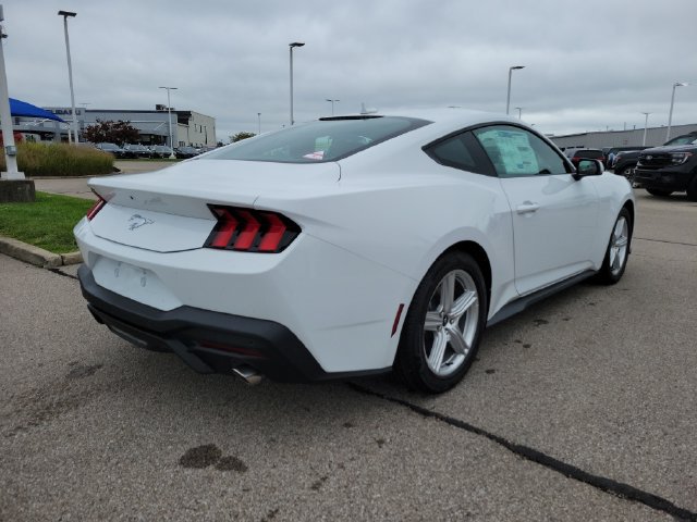 Used 2026 Ford Mustang Premium RWD image 5
