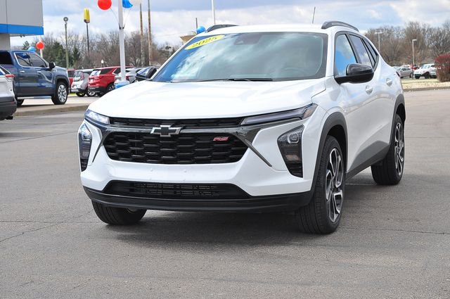 Used 2025 Chevrolet Trax RS w/ Driver Confidence Package image 7