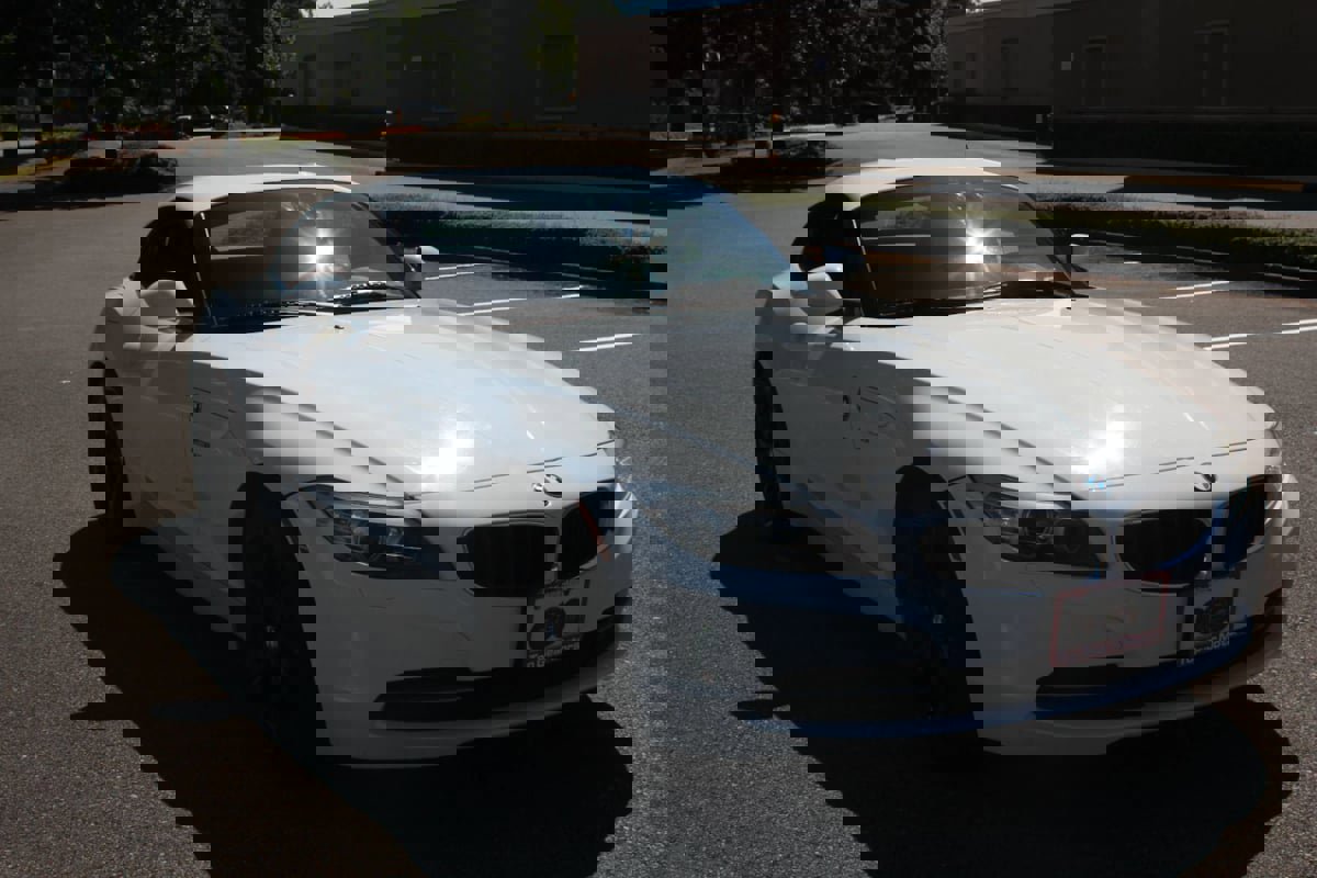 Used 2011 BMW Z4 sDrive30i image 6